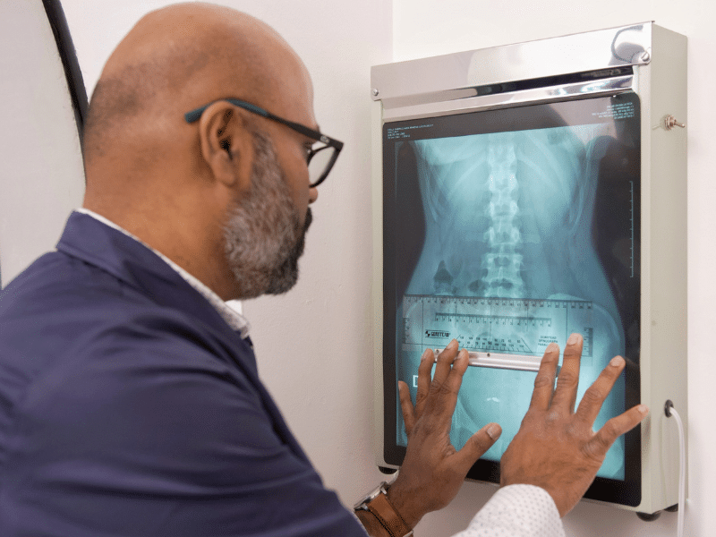 quiropractico suresh courousse radiografias
